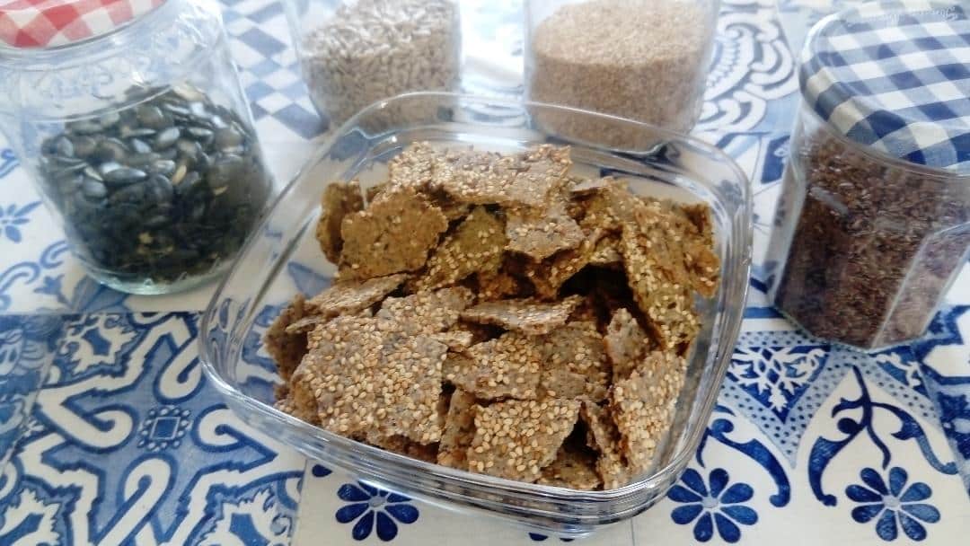 Recette de crackers aux graines : Une recette festive, naturo et zéro déchet